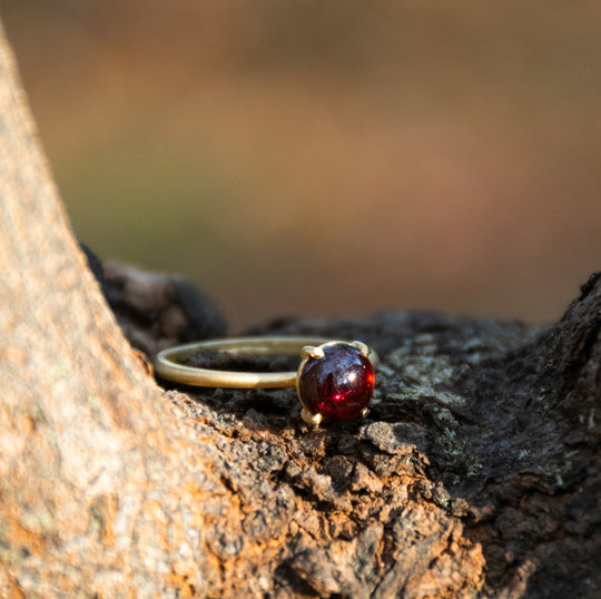 18k Gold Ring with Garnet